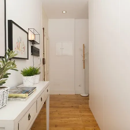Apartment Center *